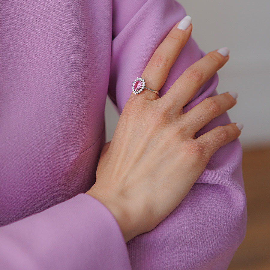 δαχτυλίδι με ροζ ζαφείρι