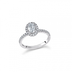 Halo Oval Engangement Ring